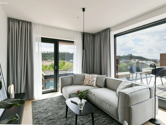 Krátkodobý pronájem bytu 3+kk 77 m² Rohanské nábřeží